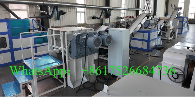 Zař&iacute;zen&iacute; na v&yacute;robu m&yacute;del